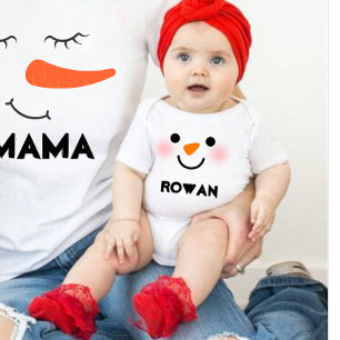 Matchningsfamiljen personlig Namn Snögubbe T Shirt