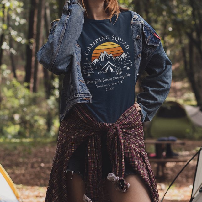 Matchningsfamiljen Retro Camping Squad Mamma T Shirt (Retro Camping Matching Family Womens Long Sleeve Shirt)