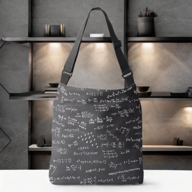 Matematiska formler och nummer på kontur axelväska (Math Formulas And Numbers On Blackboard Crossbody Bag At A Table Counter)