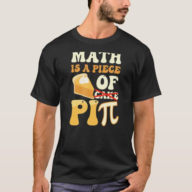 Math är en Biet på Pi Funny Pi Day T Shirt (Framsida)