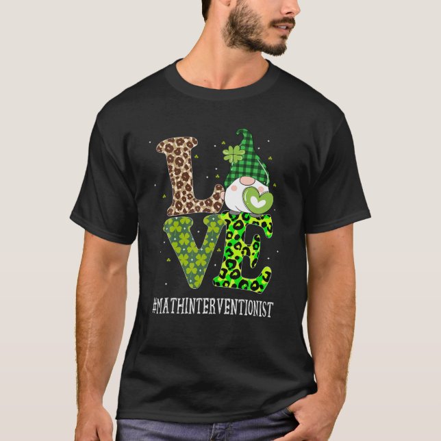 Math Interventionist Love St Patricks Day Gnome Le T Shirt (Framsida)