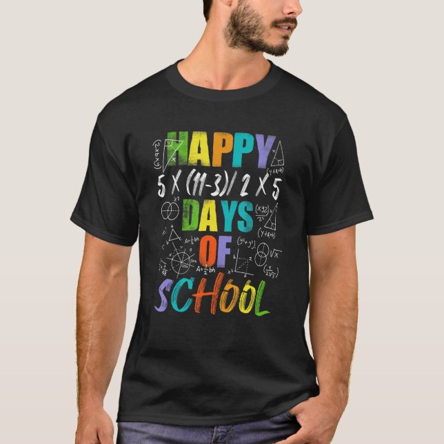 Math Teacher Lycklig 100 Day of School Equations 3 T Shirt (Framsida)