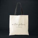 Matron of Honor Tote Bag | Modern skript Tygkasse<br><div class="desc">Den här enkla väskan är en roligt gåva till dina favoritflickor! Den minsta utformningen av eleganten är perfekt för den moderna bruden. Med ett handskrivet namnteckning skript med ett enkelt sans-serif-teckensnitt. Anpassa väskan med hedersmatronen i namn genom att klicka på "Information" bredvid "Anpassa den här mallen" och göra fler ändringar...</div>