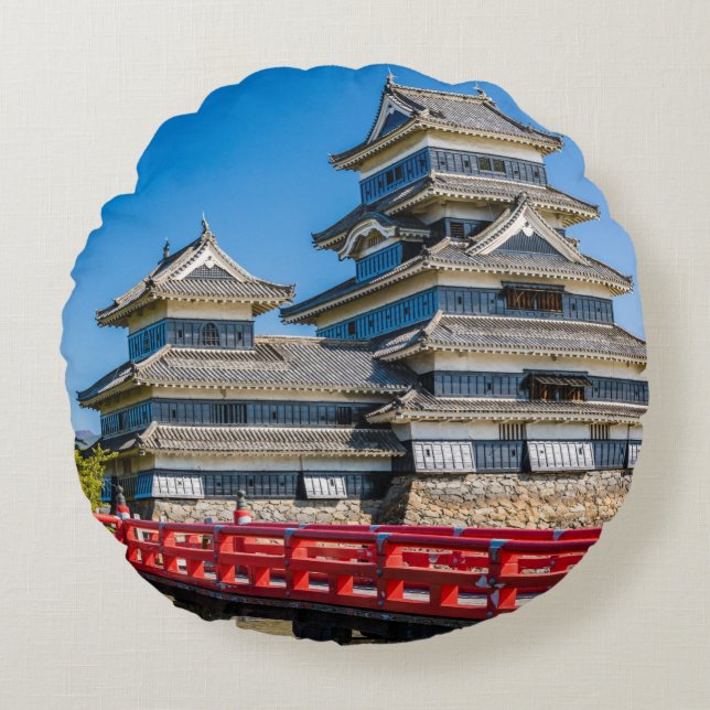 Matsumoto castle and bridge rund kudde (Framsidan)