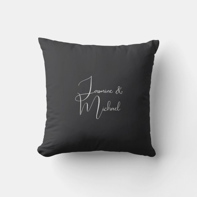 Matte Black Handwriting Couple Names Wedding Kudde (Framsida)