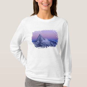 Matterhorn at dawn, Zermatt, Swiss Alpernas T-shirt