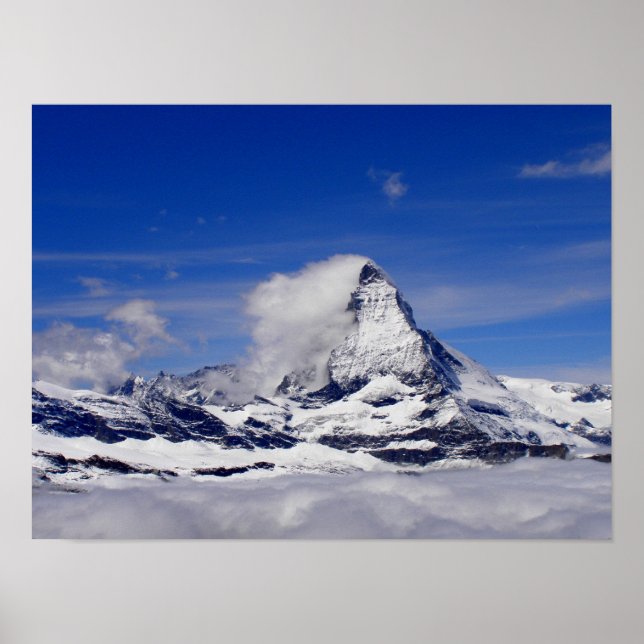 Matterhorn i ett hav av moln i Schweiz Poster (Framsidan)