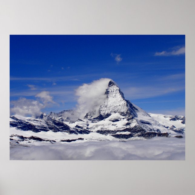 Matterhorn i ett molnhav i Schweiz Poster (Framsidan)