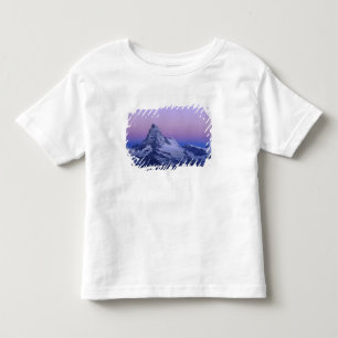 Matterhorn i gryningen, Zermatt, Schweiziska Alper T Shirt