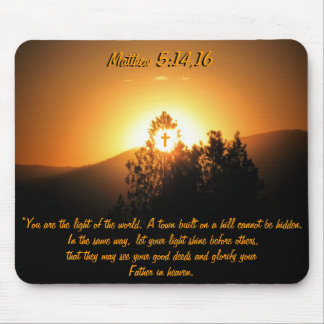 Matthew 5:14,16stad på en backe musmatta