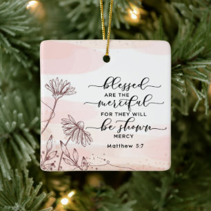 Matthew 5:7 Välsignad är den heliga bibelversen Julgransprydnad Keramik