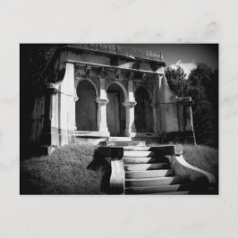 Mausoleum på backe vykort