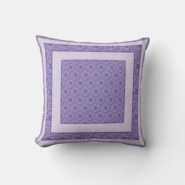 Mauve, Blue and White Ogee Mönster och Polka dots Kudde (Framsida)