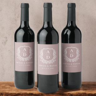 Mauve Botanias Vapensköld Modern Monogram Bröllop Vinflaska Etikett