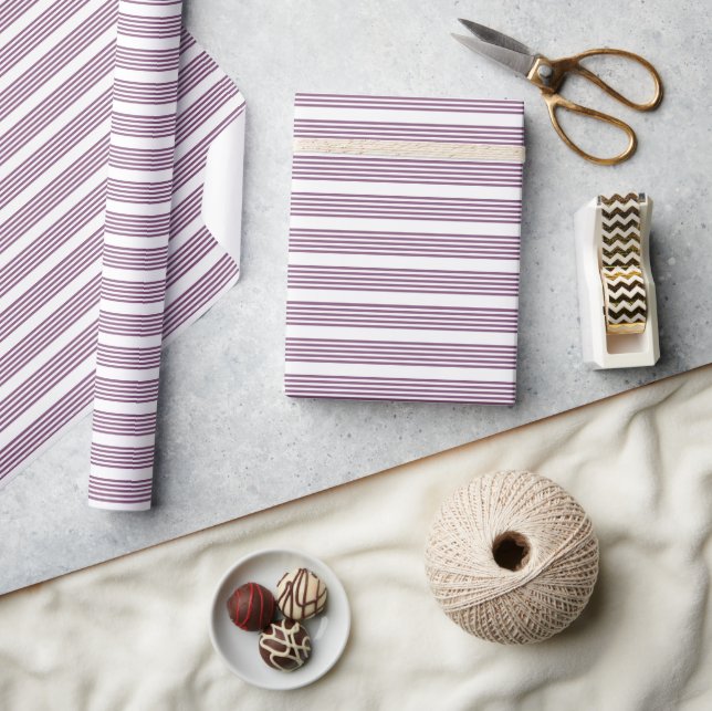 Mauve lila och vit fem rand mönster presentpapper (Hantverk)