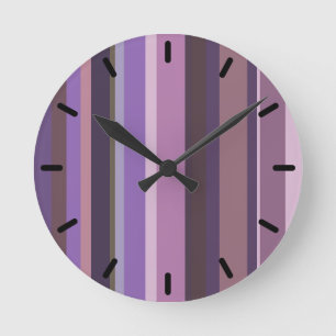 Mauve lodrät rand rund klocka