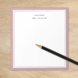 Mauve Minimalist Monogram Teacher Gift Anteckningsblock<br><div class="desc">Modern, minimalistisk utformning av gräns i en rad olika trender i färg. Anpassa den med ditt namn som monogram eller annan anpassningsbar. Använda designen verktyg för att välja eget typsnitt och färg i bakgrunden. Lärare eller personliga kontorsartiklar som är lätta att få tag på för alla kärlek som vill vara...</div>