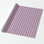 Mauve randigt mönster presentpapper<br><div class="desc">Dämpat lila randigt mönster på inpackningspapper.</div>