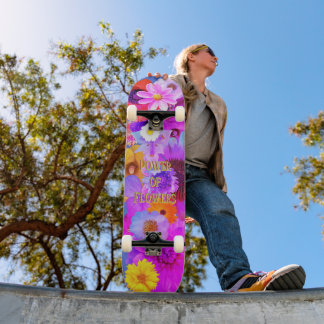 Maximalistisk djärv livfull blomsterkollage mini skateboard bräda 18,5 cm