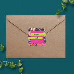 Maximalistisk modern marmorerad Blommigt Fyrkantigt Klistermärke<br><div class="desc">Rosa rundad kvadratisk form över rosa orange och fyll modern blommigt med mörk marbleiserad design. Namn i blått över gult pub. Återstående text är vit.</div>