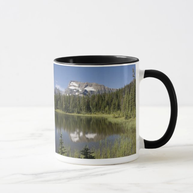 Maximalt för berg reflekterat i en sjö mugg (Höger)