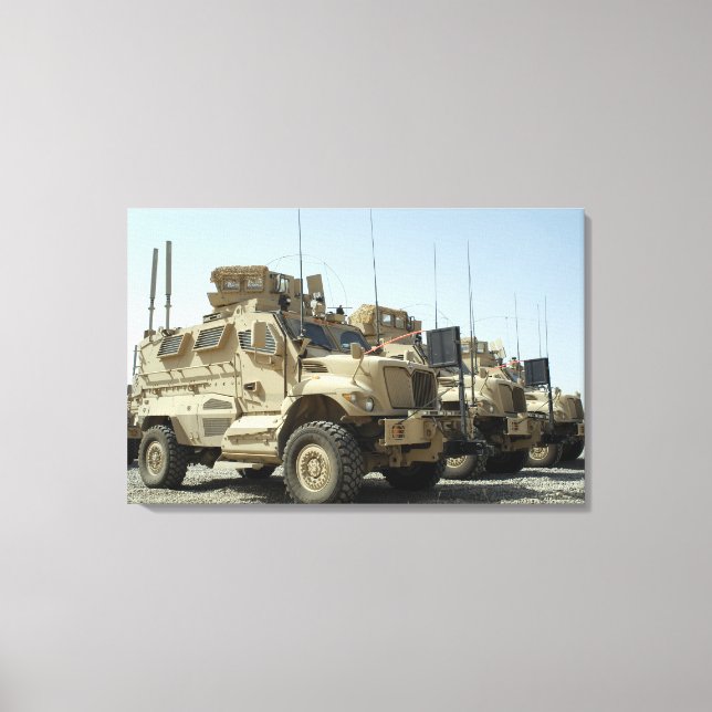 MaxxPro Mine Resistant Ambush Protected fordon Canvastryck (Framsida)
