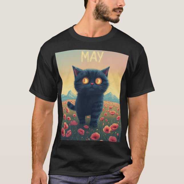 May Dreamwalk – Giant Cat in the Poppy Field T Shirt (Framsida)