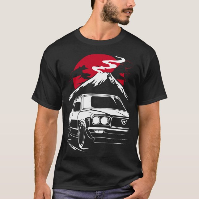 Mazda RX-3 Savanna GT Fuji T Shirt (Framsida)