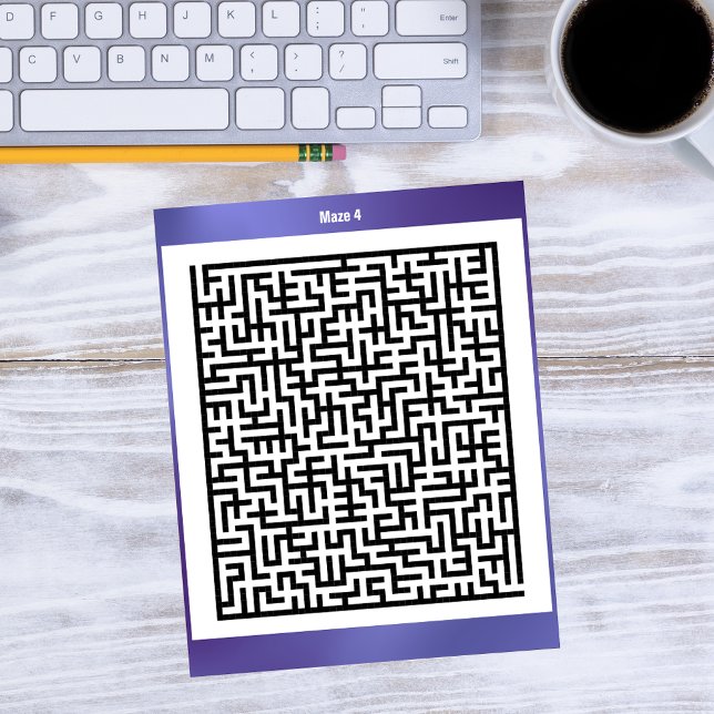 Maze Puzzle Fyra Lilor | Aktivitetskort Vykort (Skapare uppladdad)