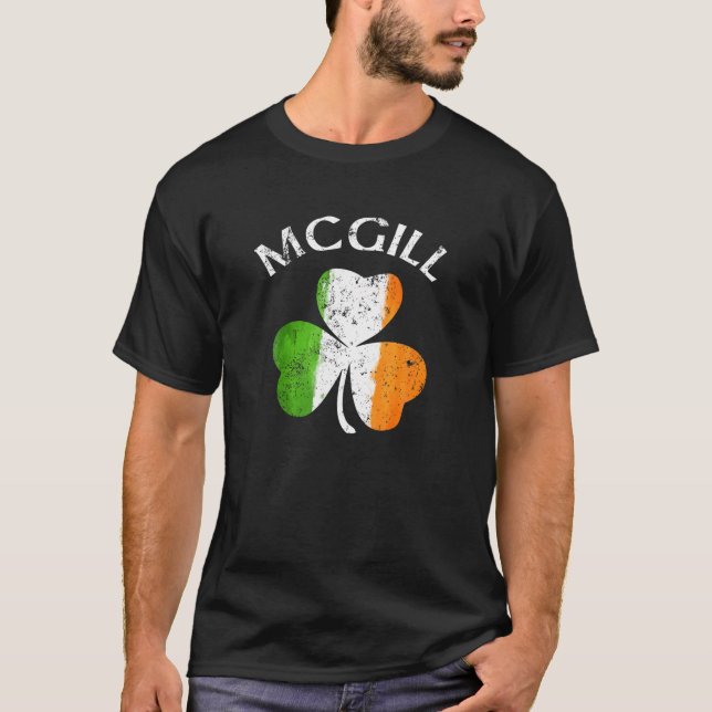 McGill Irish Family Namn T Shirt (Framsida)