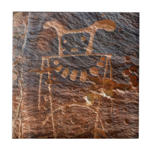 Mckee fjädrar den Vernal petroglyphen - - Utah Kakelplatta