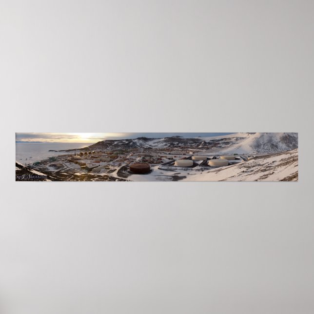 McMurdo Station Panoramic Poster (Framsidan)