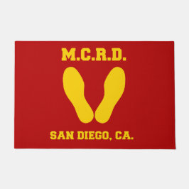 MCRD SAN DIEGO GULT FOOTSKRIINES ON RED