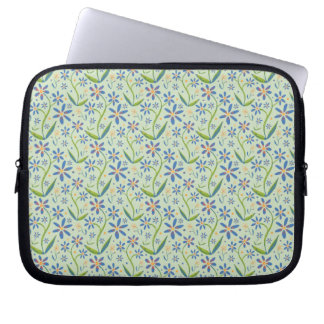 Meadow | Dancing Watercolor Daisies Laptop Fodral