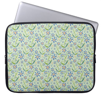 Meadow | Dancing Watercolor Daisies Laptop Fodral