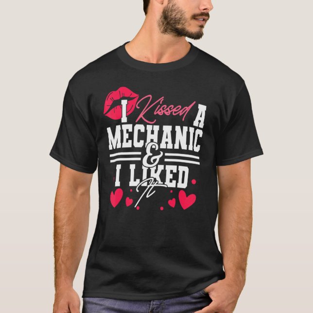 Mechanic Girlkompis-frun... jag har knivhuggit en  T Shirt (Framsida)