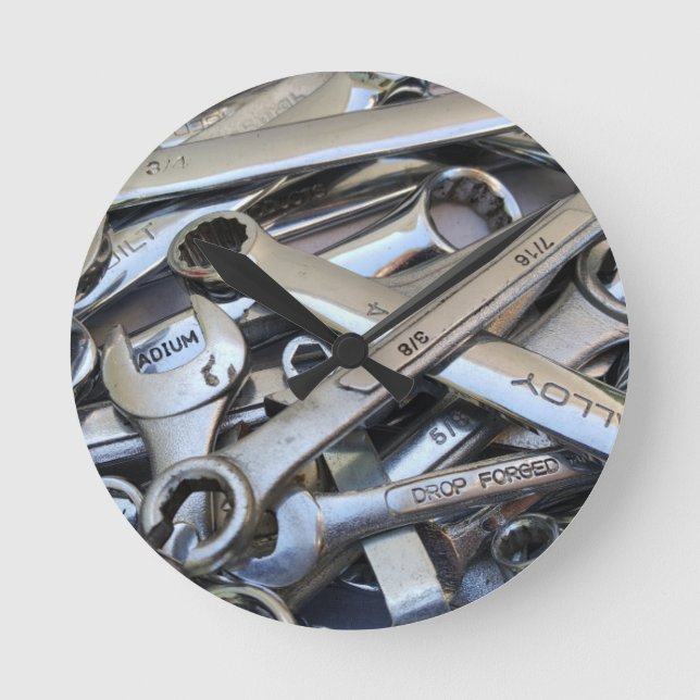 Mechanic Wrench Wrenches Man Cave Garage Repair Rund Klocka (Framsida)
