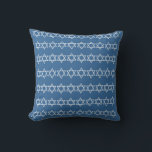 med BLUE & SILVER GRÅTT-, MENORAH- och STARS-kudda Kudde<br><div class="desc">Blått och grått MENORAH-stolpe STAR OF DAVID TRIM STAR OF DAVID ON BACK by designer Sandy Closs ~ SandyCloss~</div>