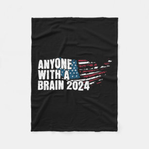 Med Brain 2024-valet Humor Tee Fleecefilt