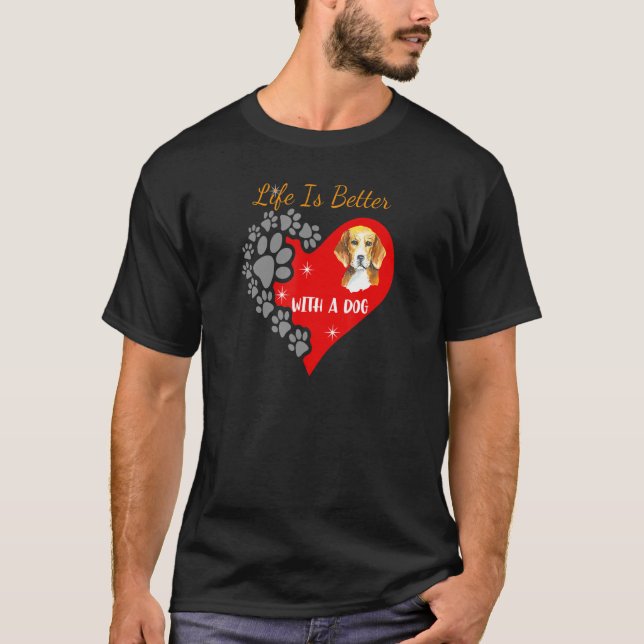 Med en Hund-beageldesign T Shirt (Framsida)
