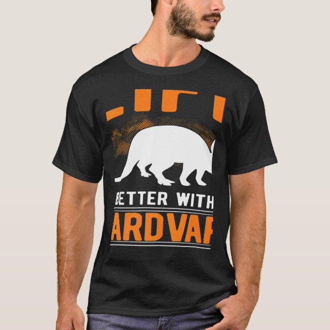 med en jordsvin t shirt (Framsida)