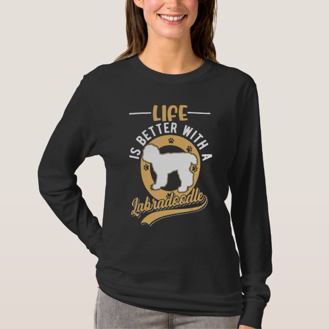 Med En Labradoodle T Shirt (Framsida)
