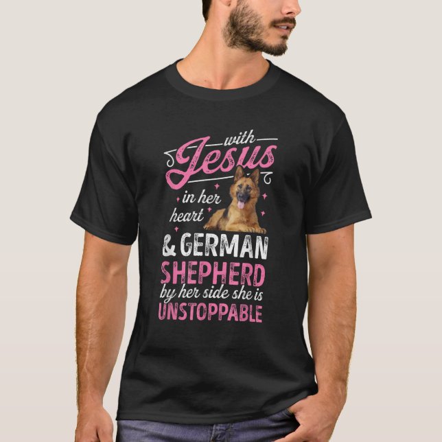Med Jesus i hennes hjärta och tysk bäcken T T Shirt (Framsida)