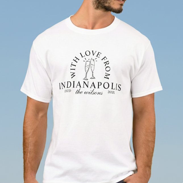 Med kärlek från bröllopsvarustationen t shirt (Ditch the expected wedding favors and gift your wedding guests something they'll actually use! )