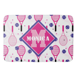Med namn & initial, rosa och lila tennisrackets badrumsmatta
