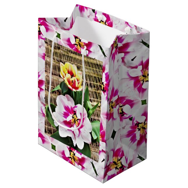 Med Rosa/Gult-tulips i påse (Framsidan Vinklad)