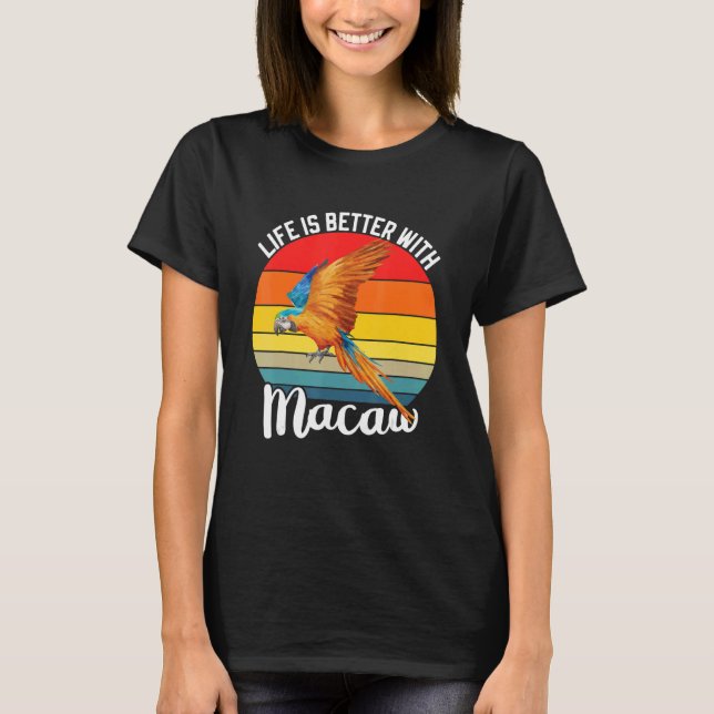 Med Scarlet Macaw Colorful Parrot Bird T Shirt (Framsida)