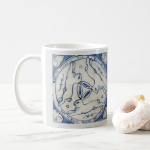 Medallion Symbol för Blue & White Three Hares Rab Kaffemugg