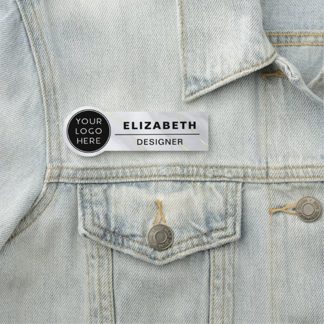 Medarbetare i Modern Marble Company Logotyp Employ Namnbricka (På plats)