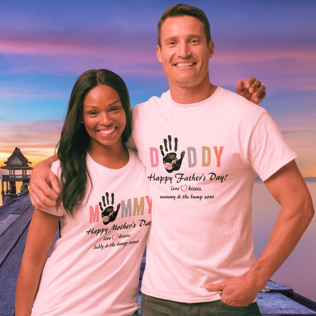 Meddelande från klumpultraljudsundersökning 1:a Mo T Shirt (Message from the Bump Ultrasound 1st Mother's Day Baby Palmprint Colorful pastel Colors)